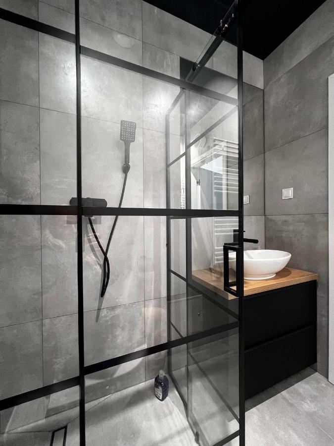 - Legnicka Business Center Apartment Wroclaw