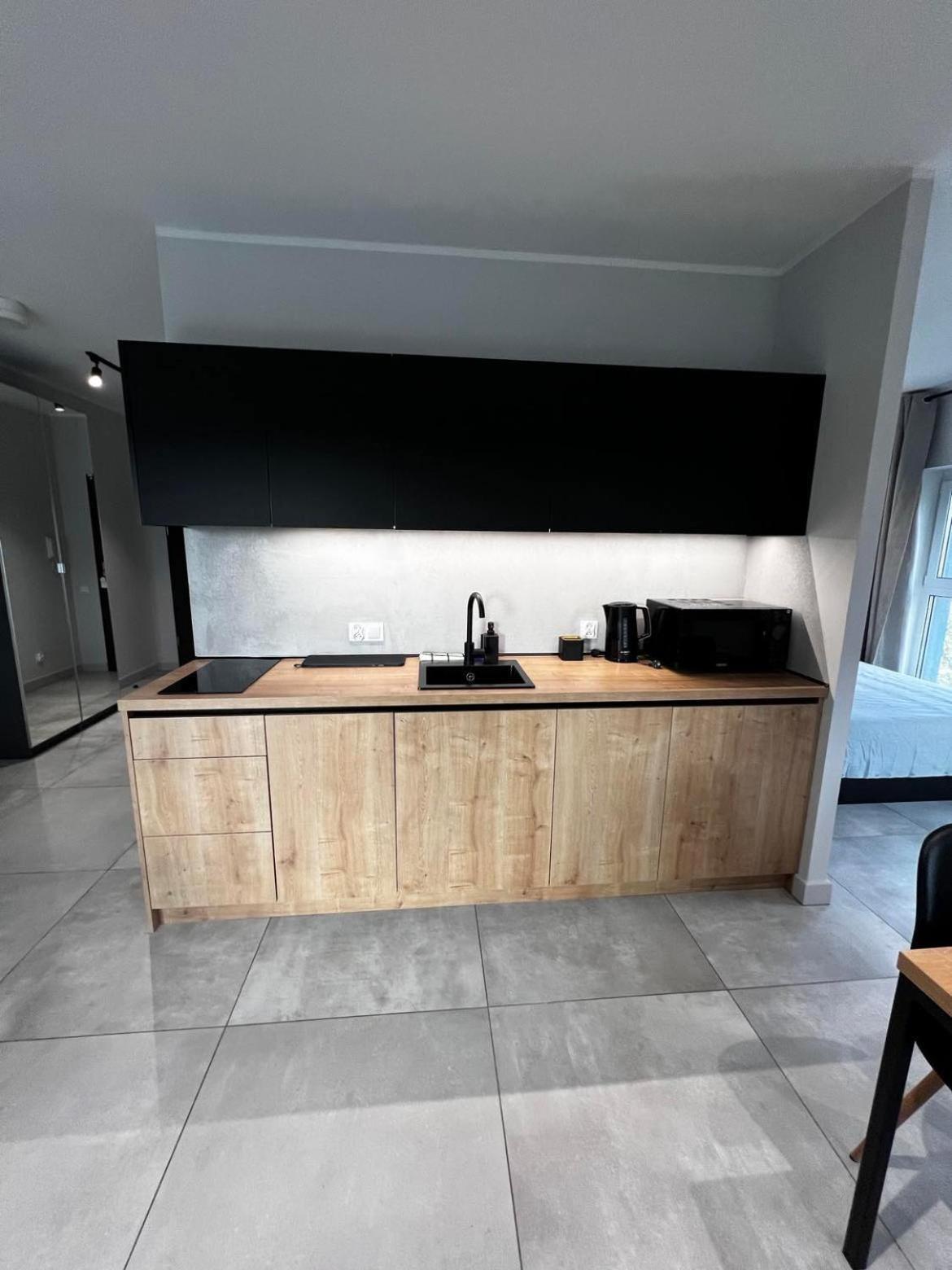 - Legnicka Business Center Apartment